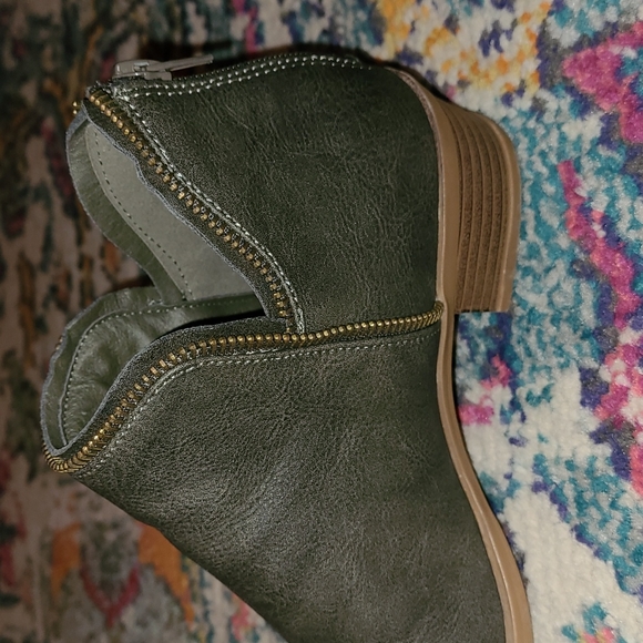 Booties!!! - Picture 2 of 4